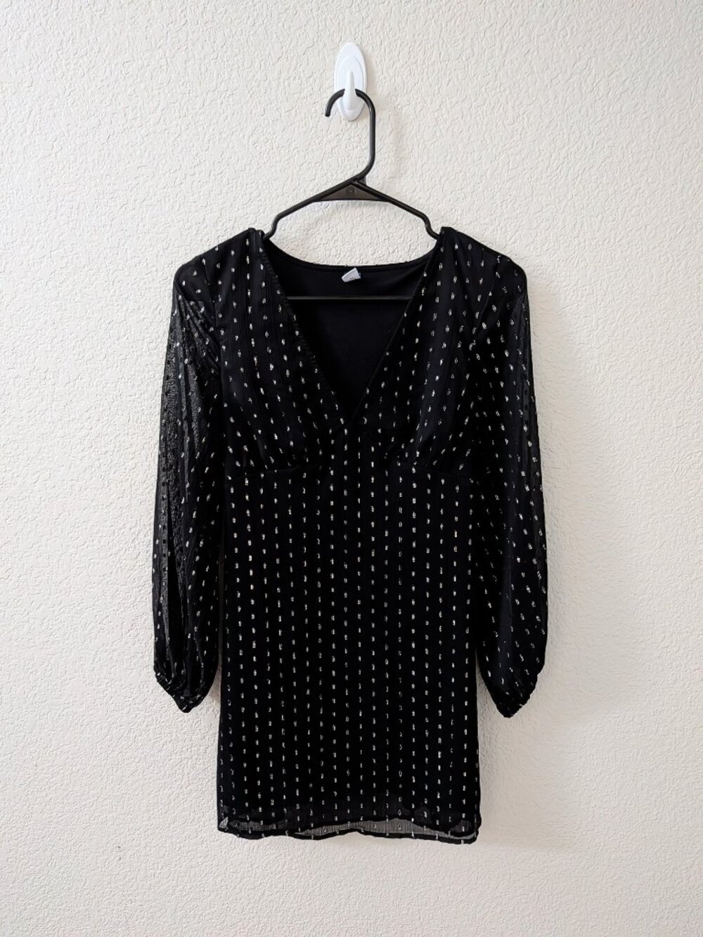 BNWOT Old Navy black and white polka dot v-neck dress - Size XS Petite